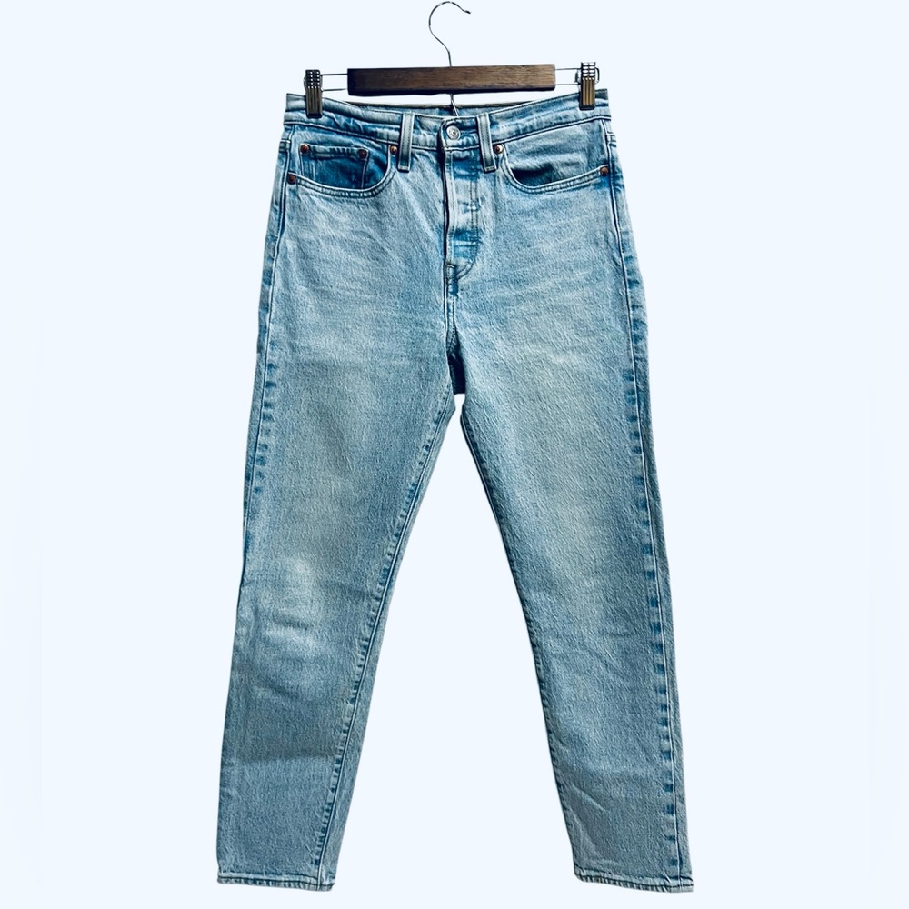 Levi's garment dyed Light Wash wedgie jeans size 27